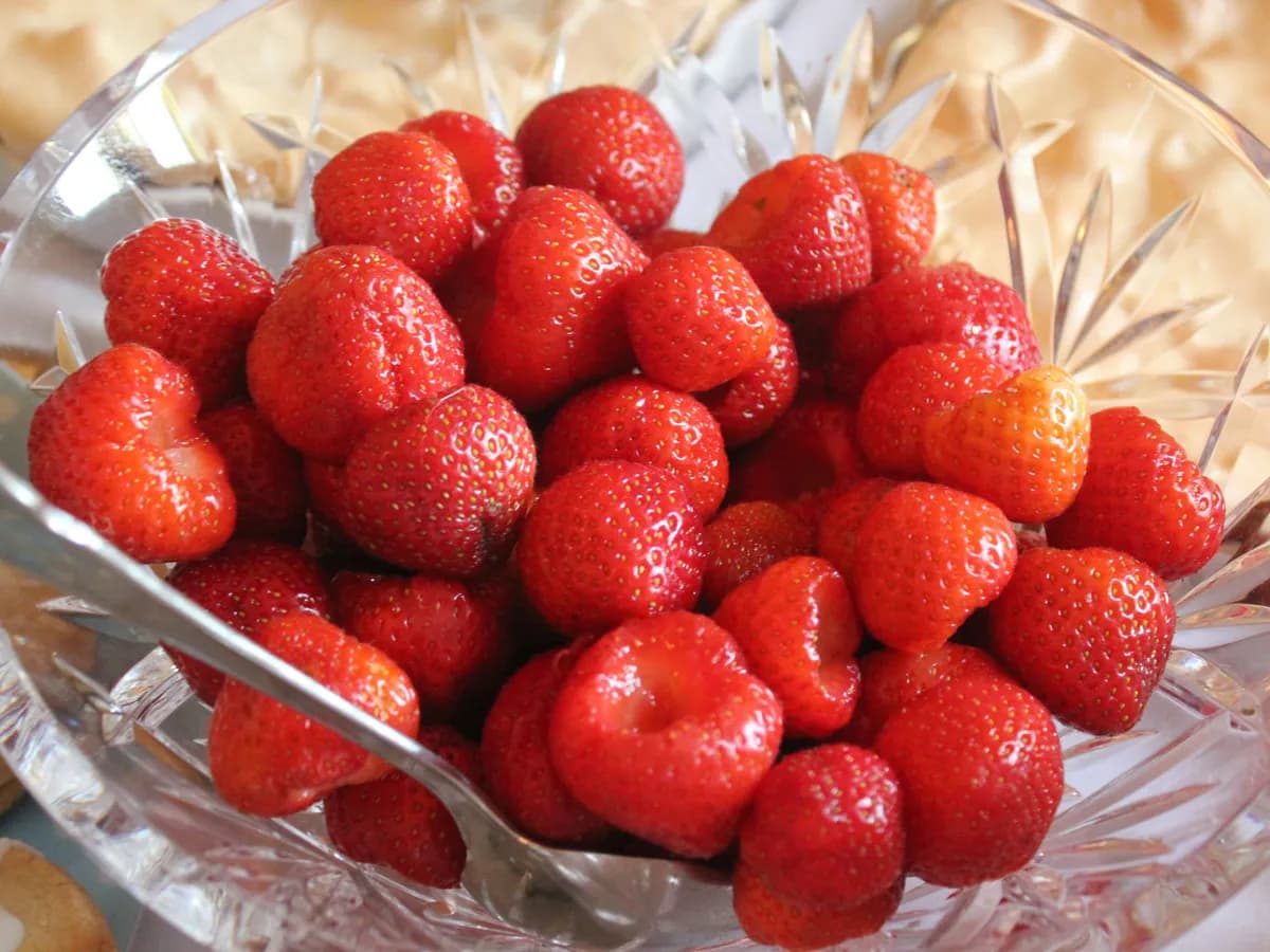Strawberries with red wine 2